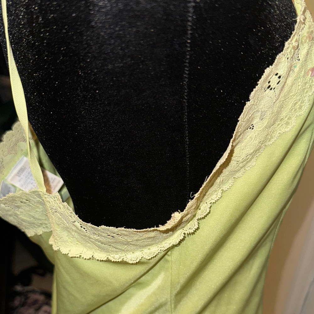 Elegant Light Green Camisole with Floral Details - Picture 11 of 16